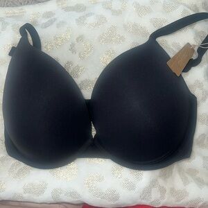 Skims  fits everyone bra